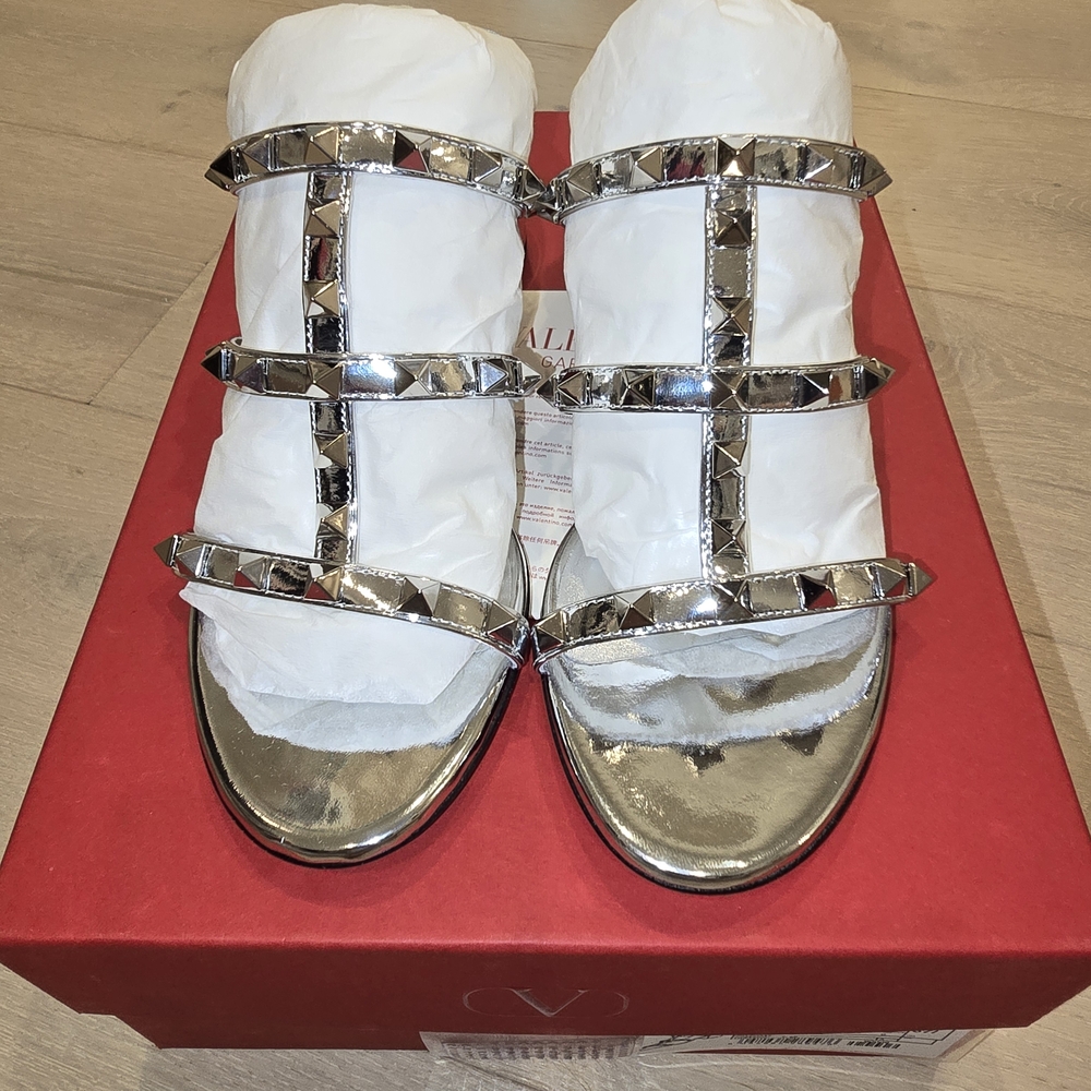 Valentino Garavani Silver Rockstud Mirror Effect Size 37.5